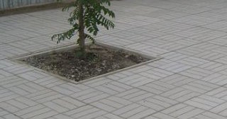 Качественная тротуарная плитка серого цвета в Чайковском в октябре
