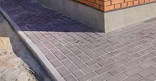 Укладка плитки на отмостку: Цена от 810 руб. в Чайковском от ТротуарнаяПлитка