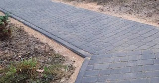 Укладка тротуарной плитки на основание в Чайковском в октябре