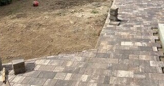 Профессиональная укладка тротуарной плитки на клей в Чайковском в октябре