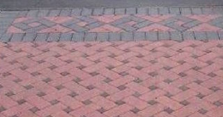Укладка тротуарной плитки на старое бетонное основание в Чайковском в октябре