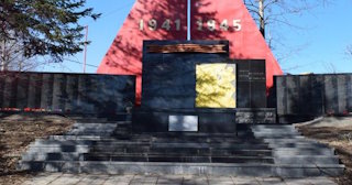 Профессиональное благоустройство памятников в Чайковском в октябре